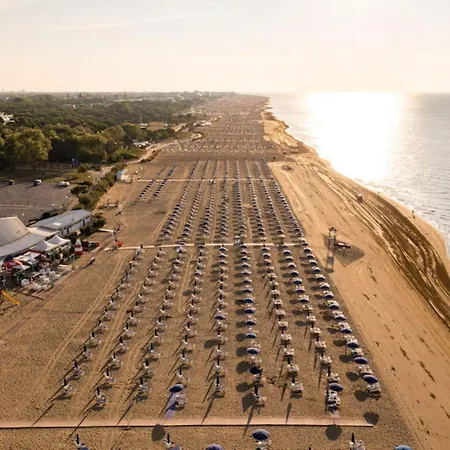 Cozy Flat With Sunlit Balcony Retreat - Beahost Bibione