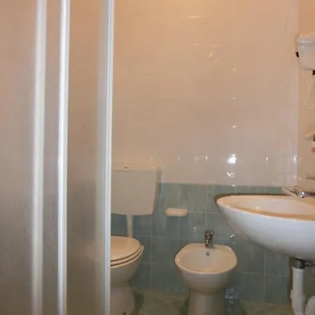 Cozy Flat With Sunlit Balcony Retreat - Beahost 아파트