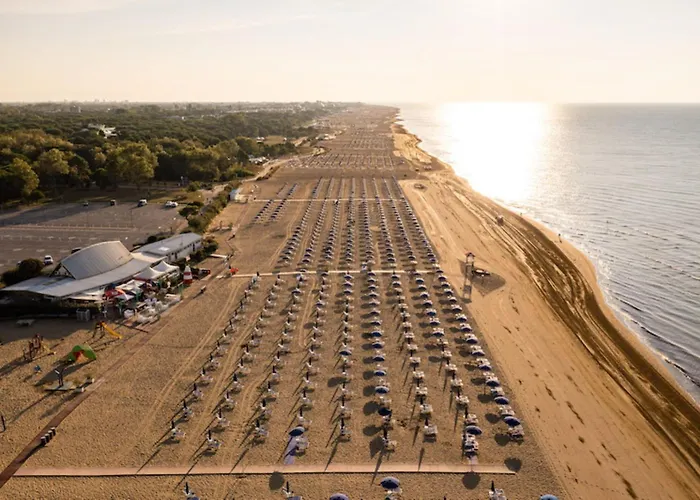 Cozy Flat With Sunlit Balcony Retreat - Beahost بيبيوني