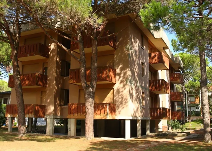 Cozy Flat With Sunlit Balcony Retreat - Beahost شقة